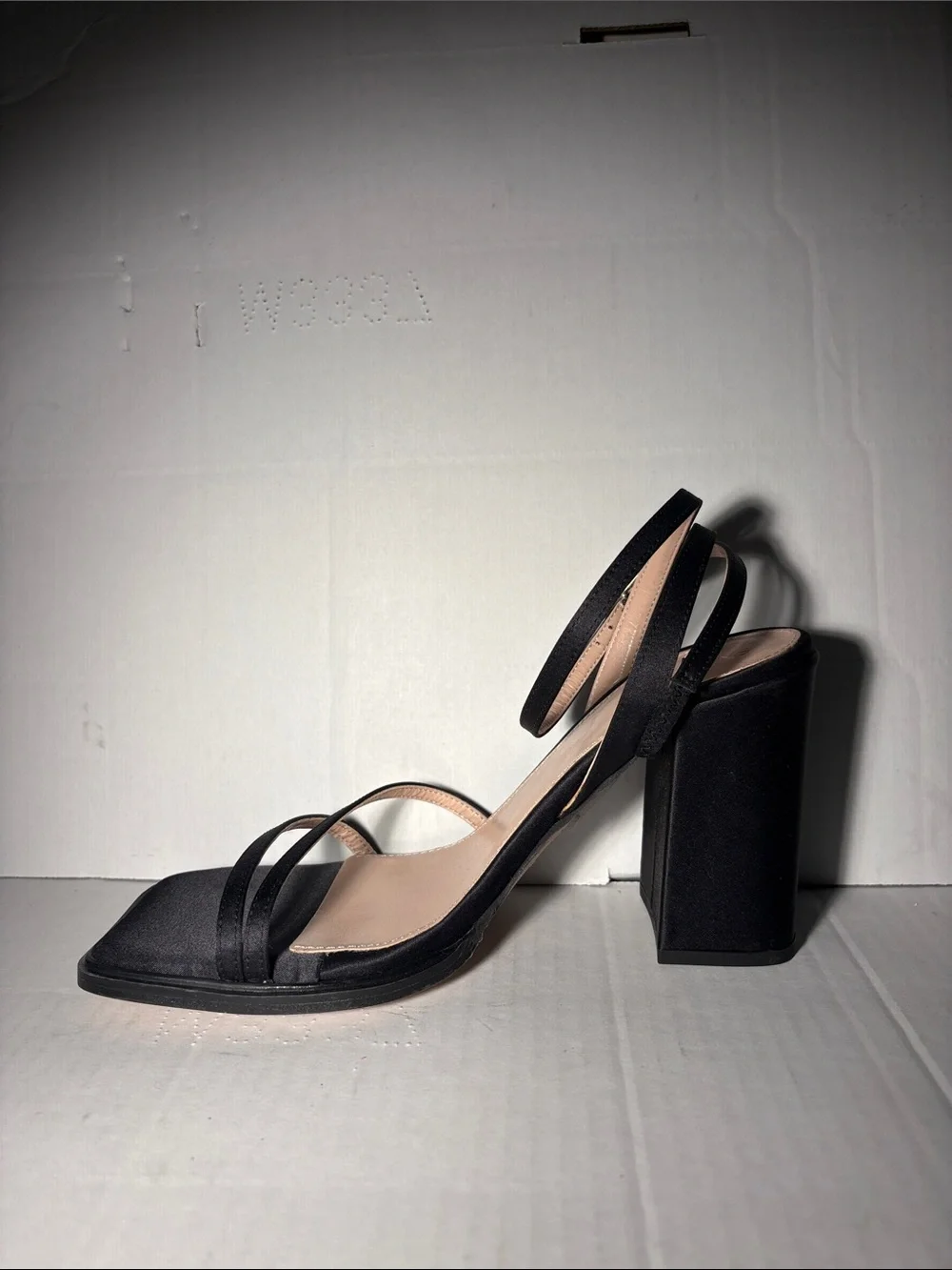 Svegan Women's Black Strappy Block Heel Sandals with Ankle Tie Size 39EU 8.5-9US